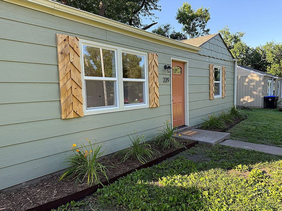 1st image of 229 SE 35th Ter