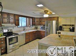 KITCHEN AND BAR