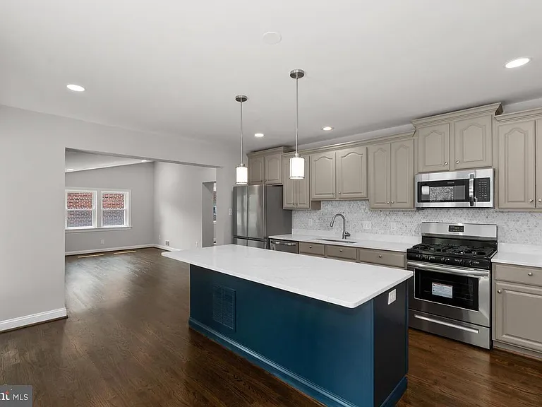 1506 Noyes Dr — Photo 9
