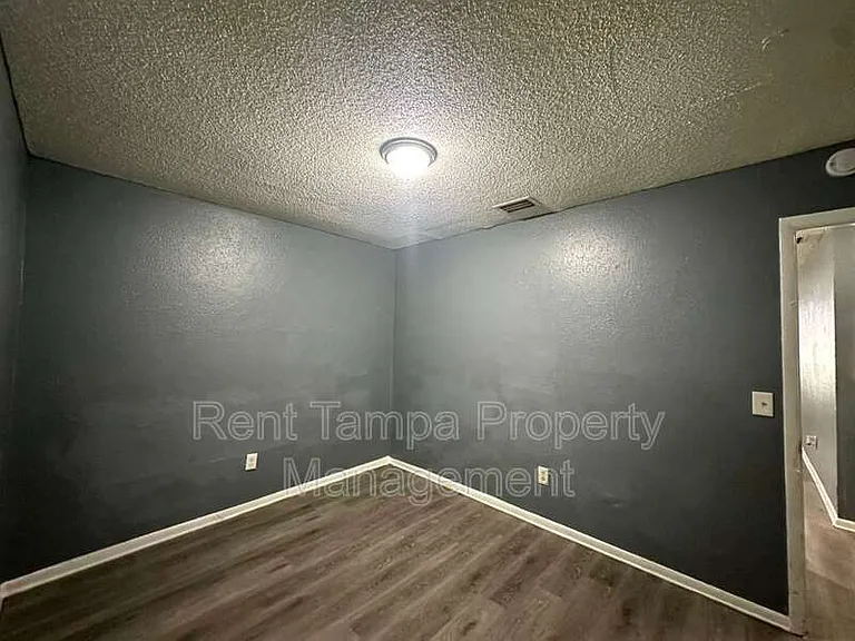 8304 N Mulberry St — Photo 27