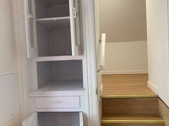 5th image of 5052 194th St Floor 2