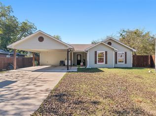 303 Depot St, Whitesboro, TX 76273