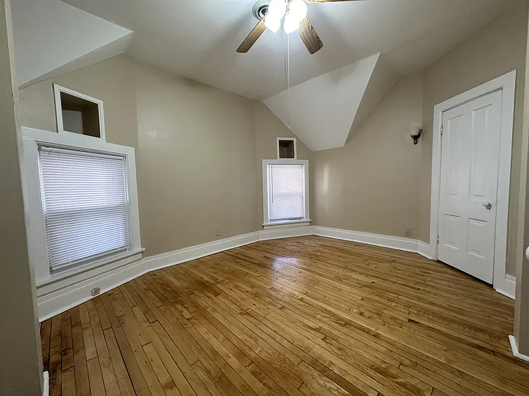 975 N Church St — Photo 15