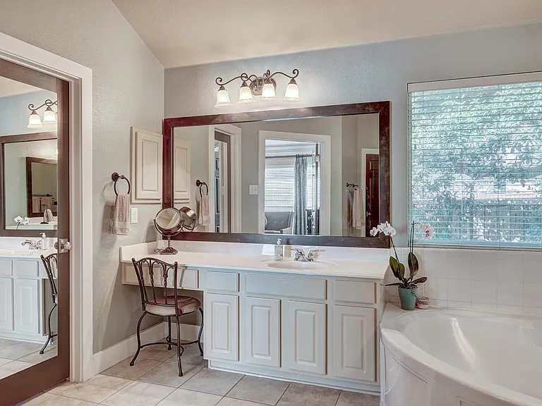 2639 Henley Dr — Photo 29