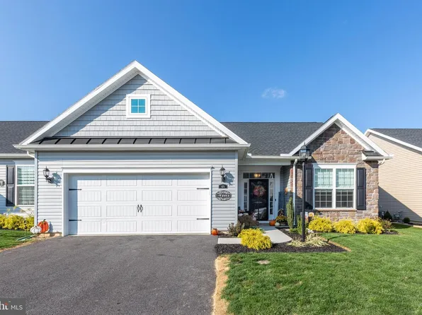 671 Cypress Dr, Hanover, PA 17331