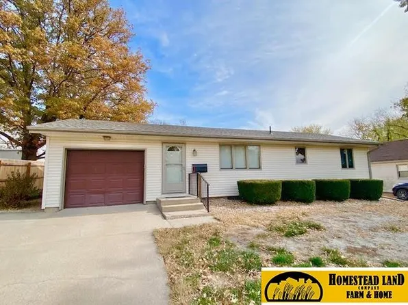 1520 C St, Fairbury, NE 68352