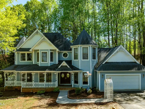 101 Knobb Hill Rd, Johnson City, TN 37601