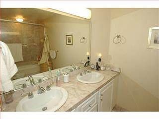5th image of 808 El Camino Real APT C