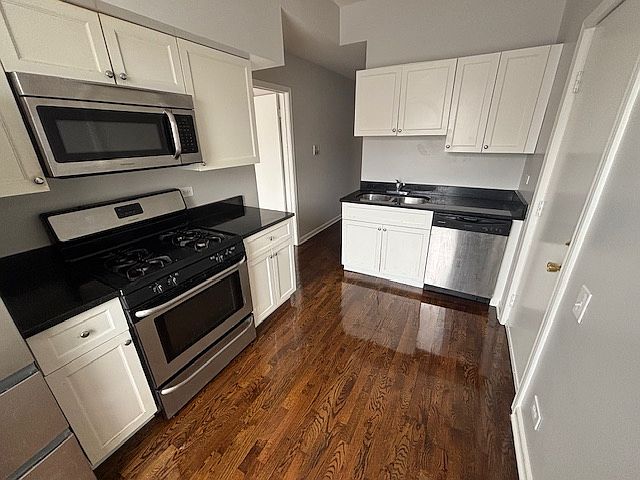 1st image of 1311 W Leland Ave APT 2