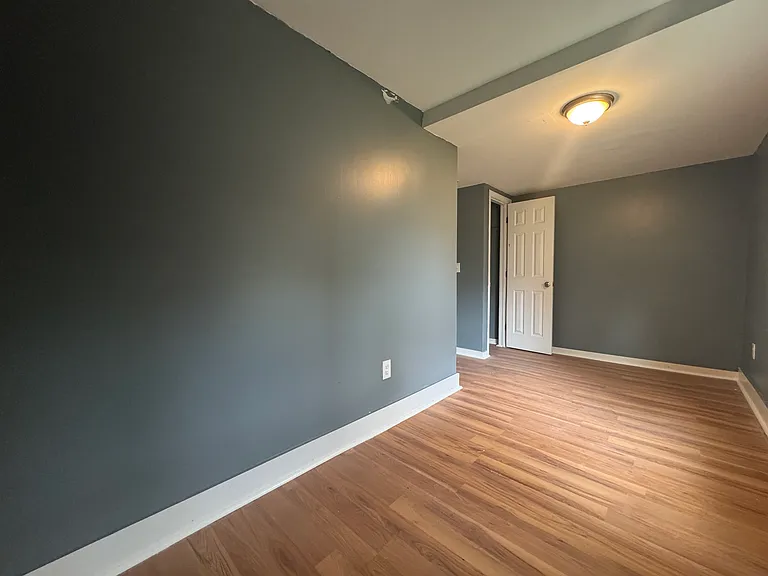 1496 Iranistan Ave #1L — Photo 5