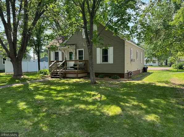 307 Park St S, Mora, MN 55051