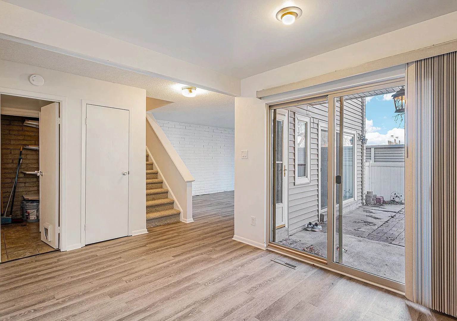 3 Bedroom, 1.5 Bath Condo Available in Cinnimon Courtyard — Photo 4