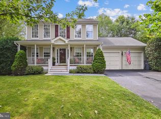 17231 Hollymill Ct, Round Hill, VA