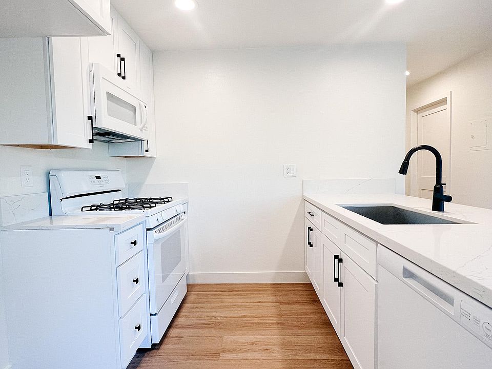 1st image of 698 Camino De Los Mares APT 4
