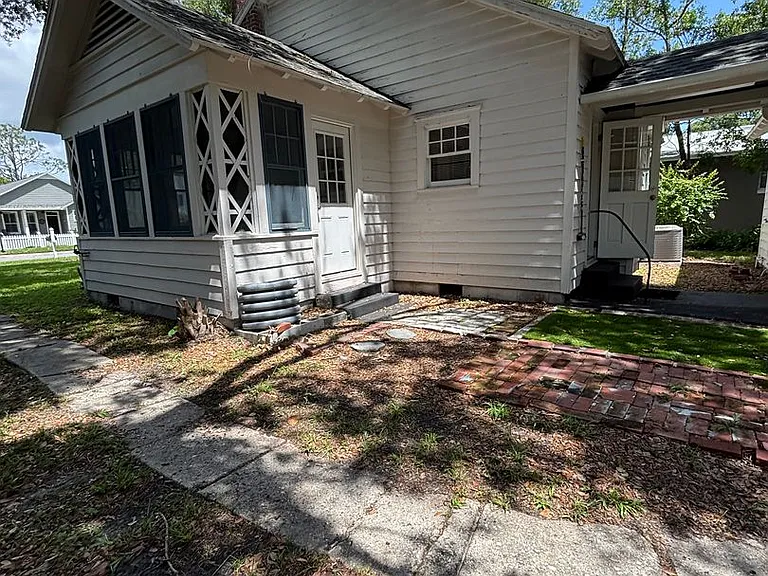 211 N Highland Ave — Photo 32