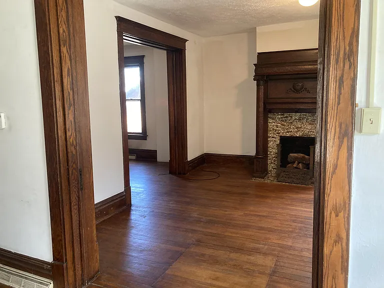 212 Grand St — Photo 5