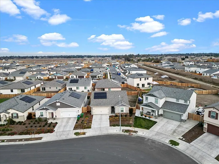 10400 Skynyrd Way — Photo 18