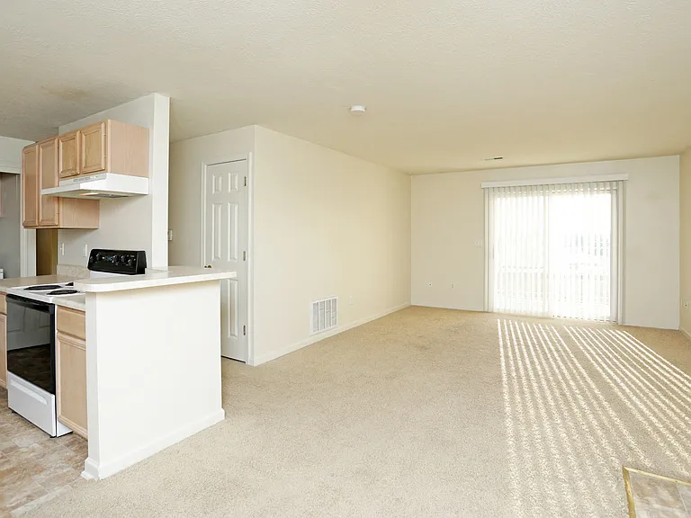 Deerfield Apartments — Photo 6