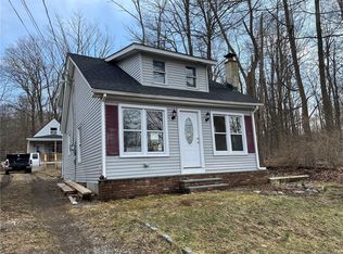 2 Hillside Rd, Greenwood Lake, NY 10925