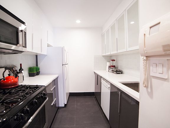 5th image of 179 Grand St #2F1