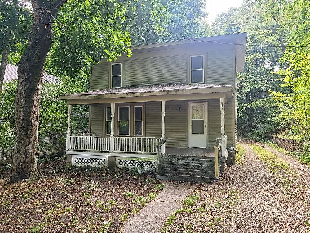 937 Austin St photo 1
