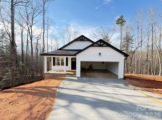 1211 Summerhill St, Lenoir, NC 28645