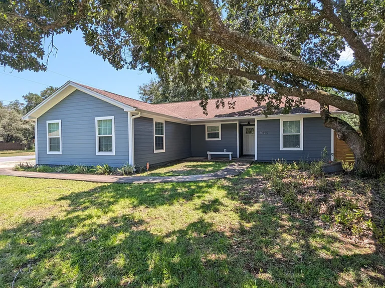 8325 Fortworth St — Photo 3