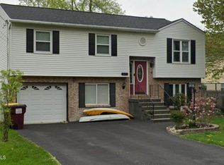 1410 Chestnut St, Watervliet, NY 12189
