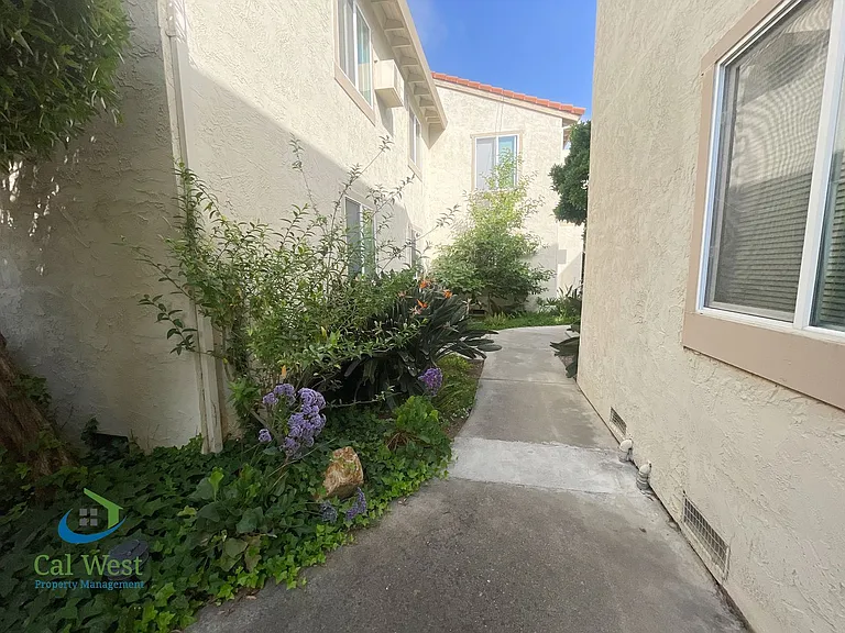 16800 Barnell Ave #14 — Photo 3