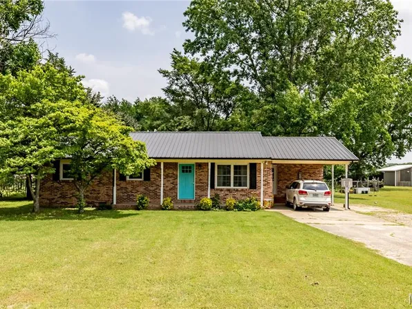 207 Lynn St, Sikeston, MO 63801