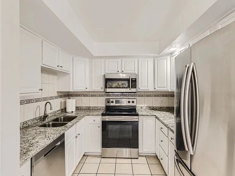 2656 S Xanadu Way #B — Photo 6