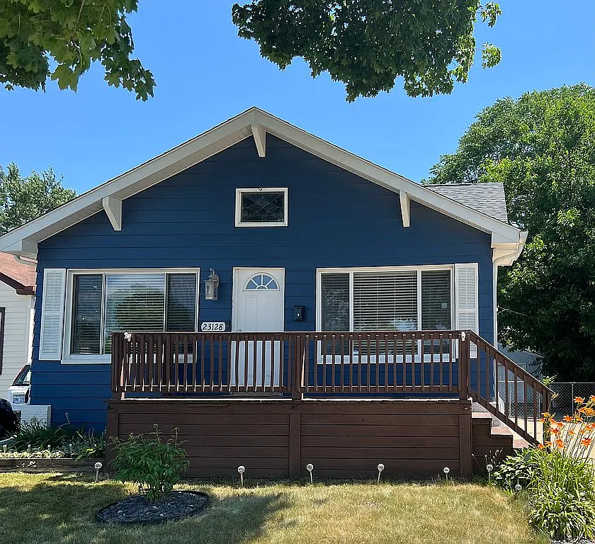 23128 Battelle Ave photo 1