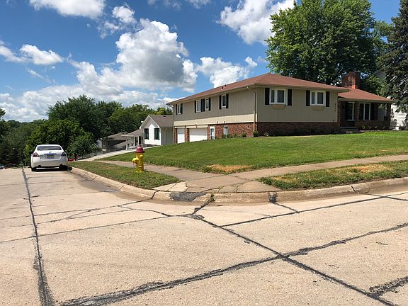 3rd image of 4006 N 95th St