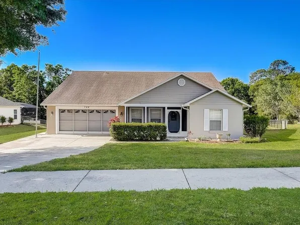 726 Woodview Dr, Tavares, FL 32778