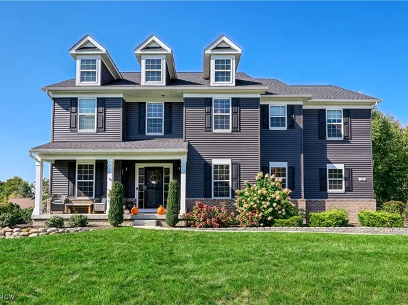 715 Nancy Dr, Aurora, OH 44202