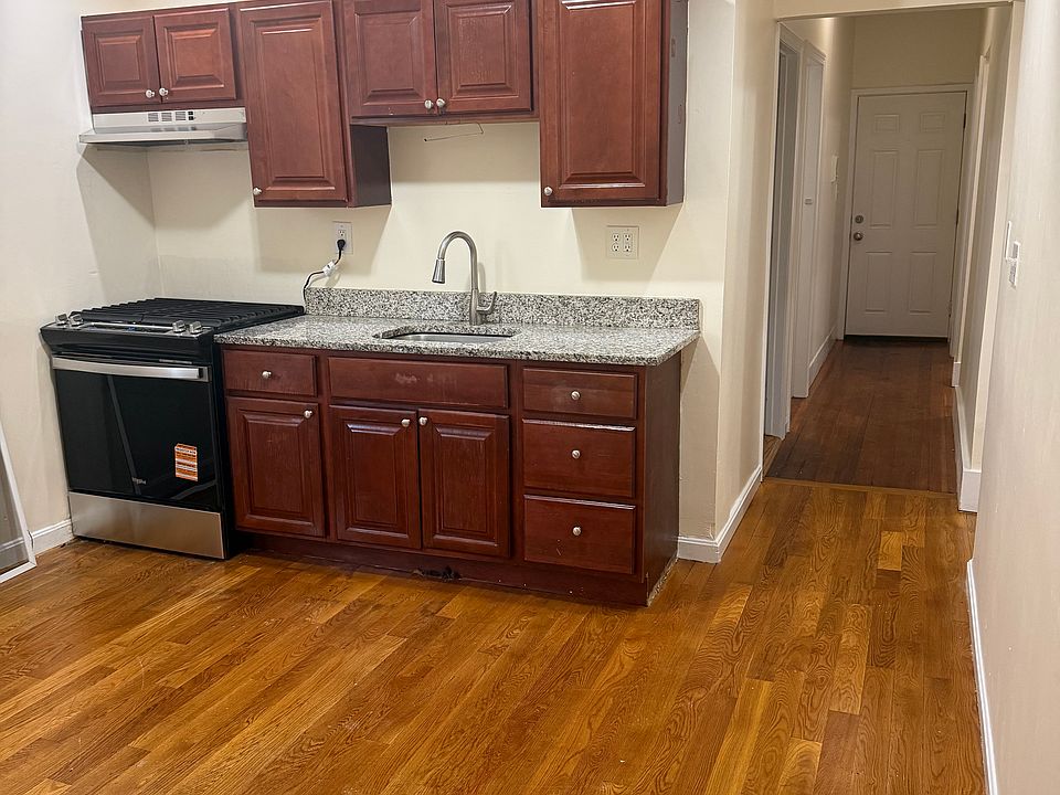 1st image of 88 Whitfield St #1