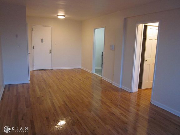 3rd image of 14345 Sanford Ave APT 610