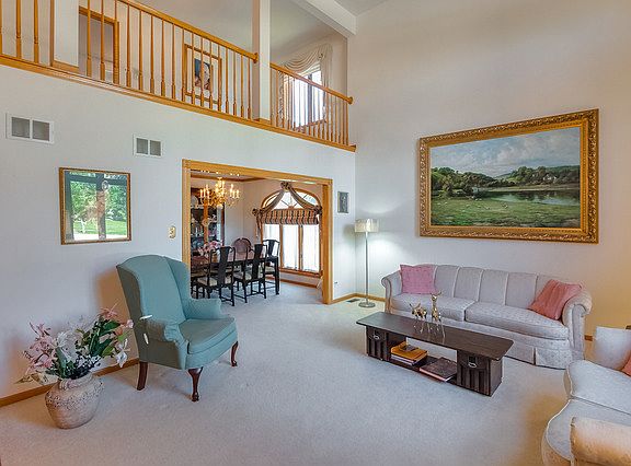 3rd image of 7849 Braeloch Ct