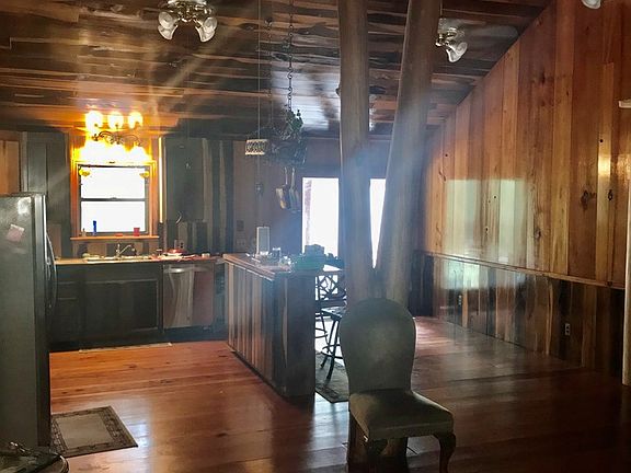 2nd image of 119 Mahogany Ln