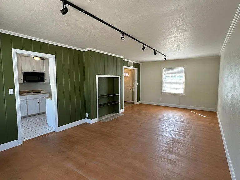 3403 Moss Ln — Photo 4