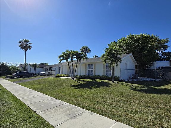 4th image of 13035 SW 263rd Ter