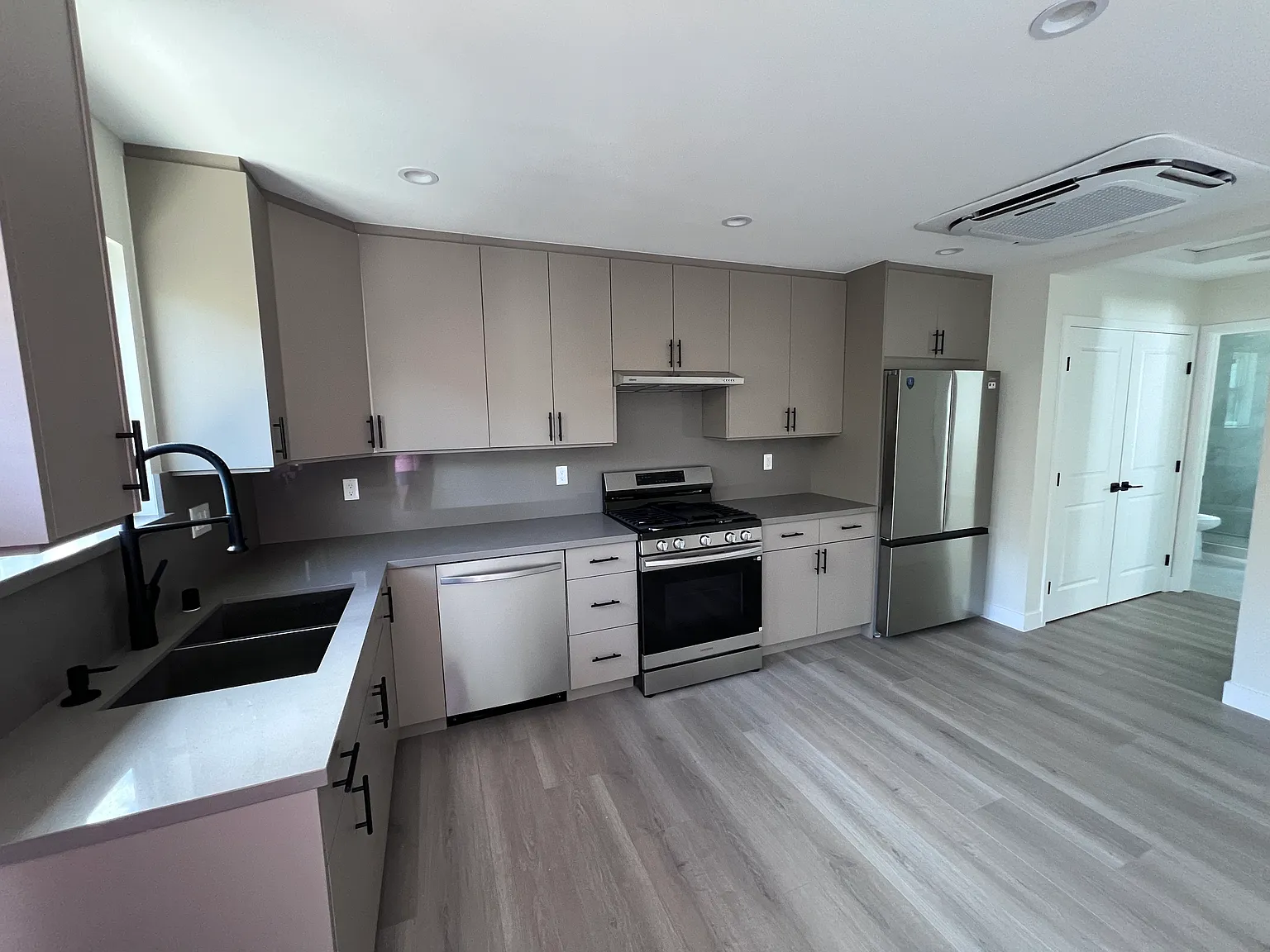 1 bed, 650 sqft, $3,150 — Photo 4