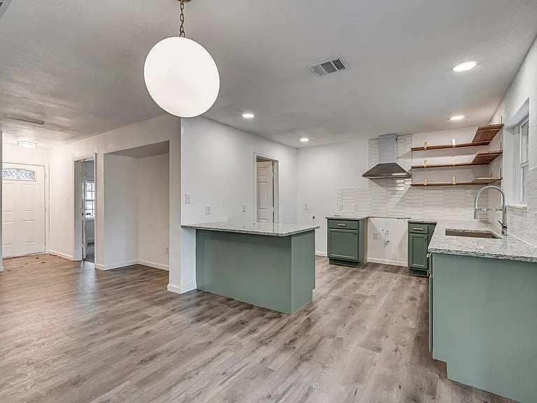 2110 Aggie Dr — Photo 9