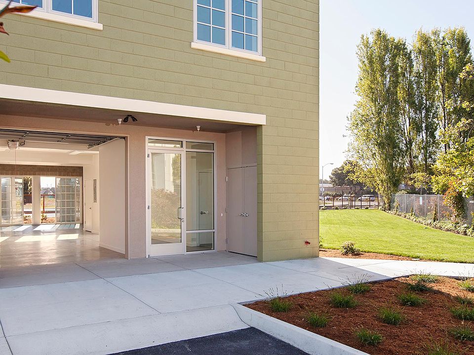 1st image of 971 Marina Way S Ste I