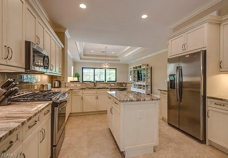 6564 Roma Way — Photo 10