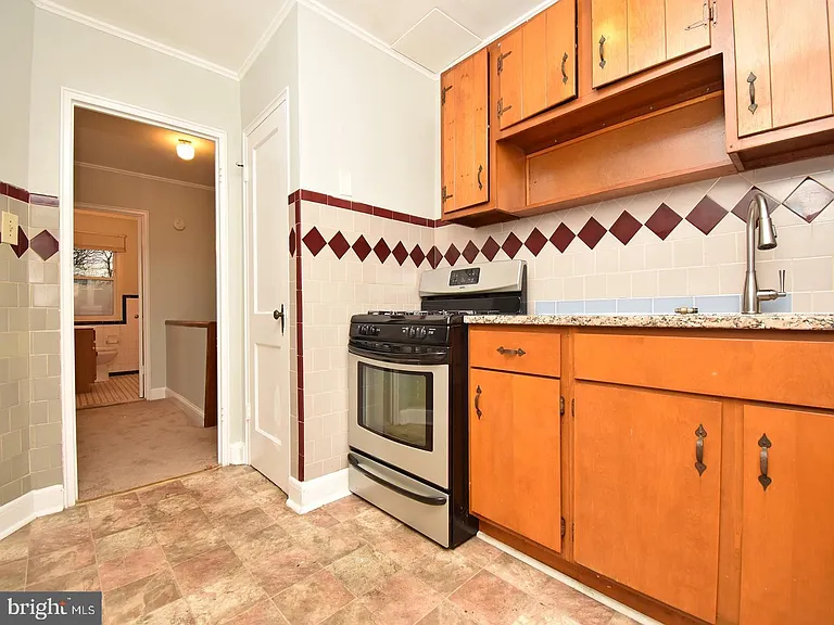 818 Bradhurst Rd — Photo 3