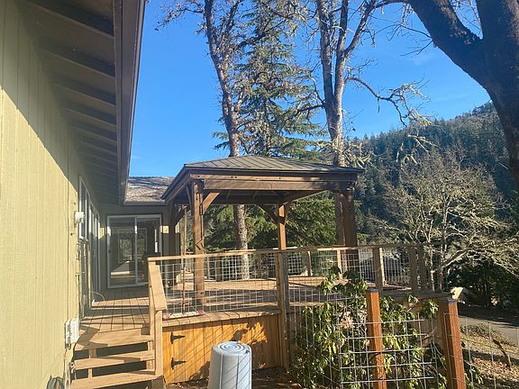 3rd image of 73 N River Dr