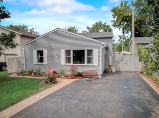 410 W Riverside Dr, MCHENRY, IL 60051