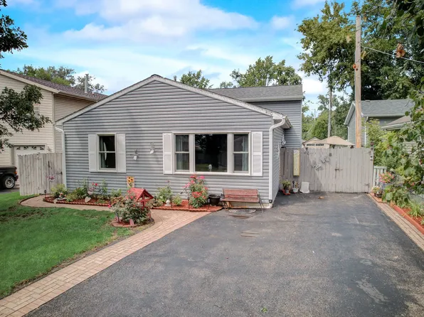 410 W Riverside Dr, McHenry, IL 60051