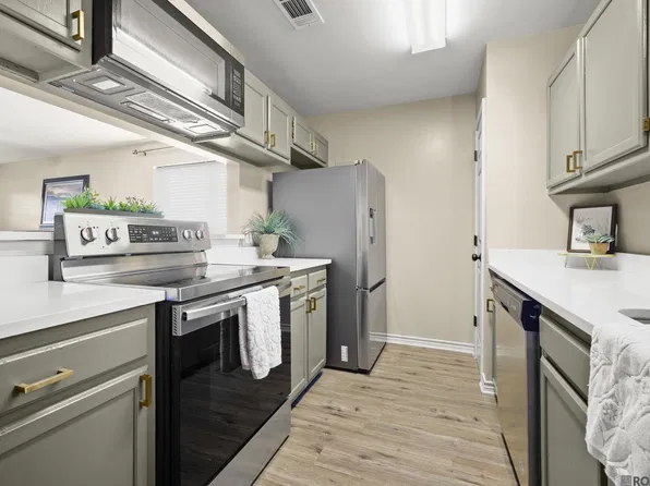 10 Brent Ct, Baton Rouge, LA 70808